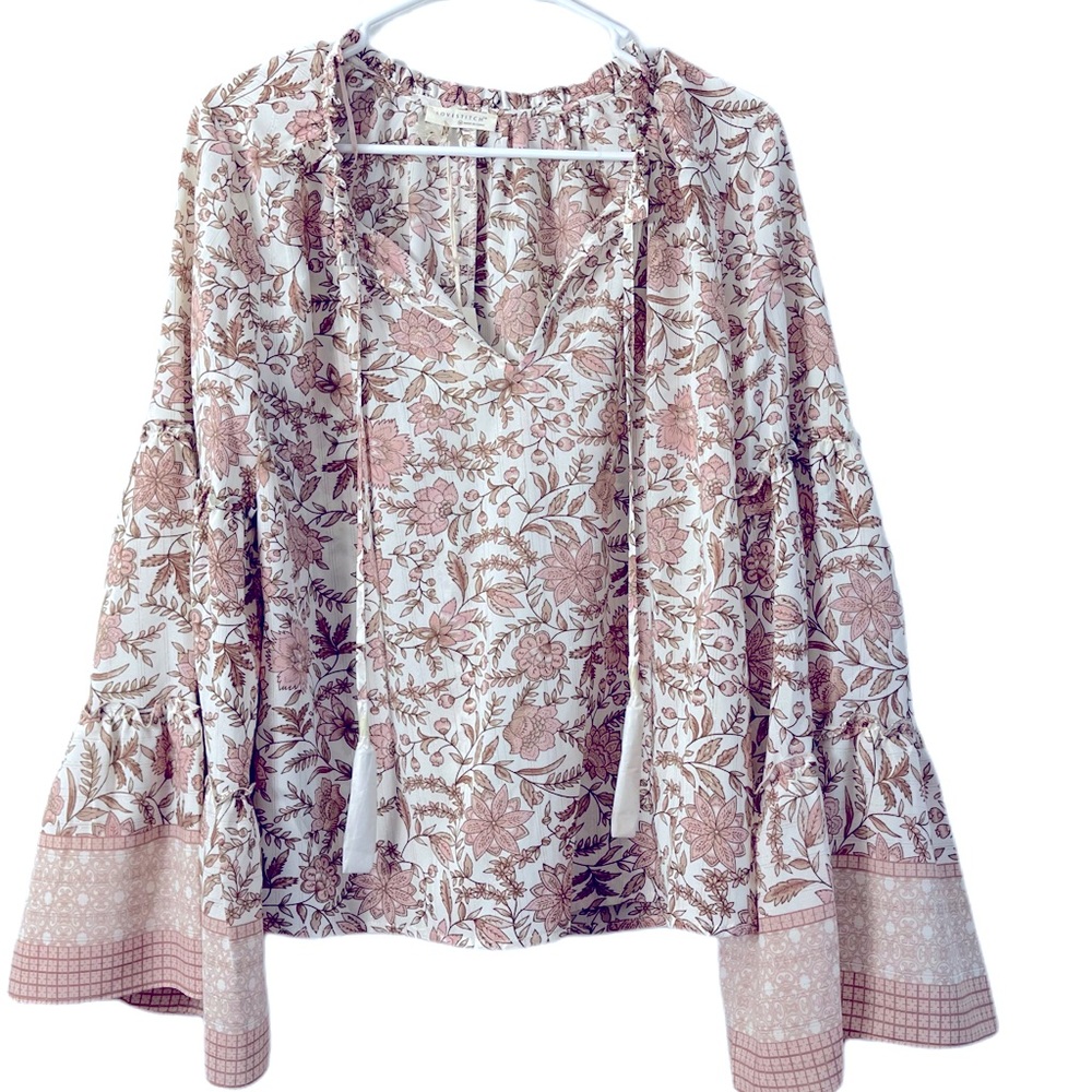 Lovestitch Floral Bell Sleeve Top NWT M - Picture 3 of 9